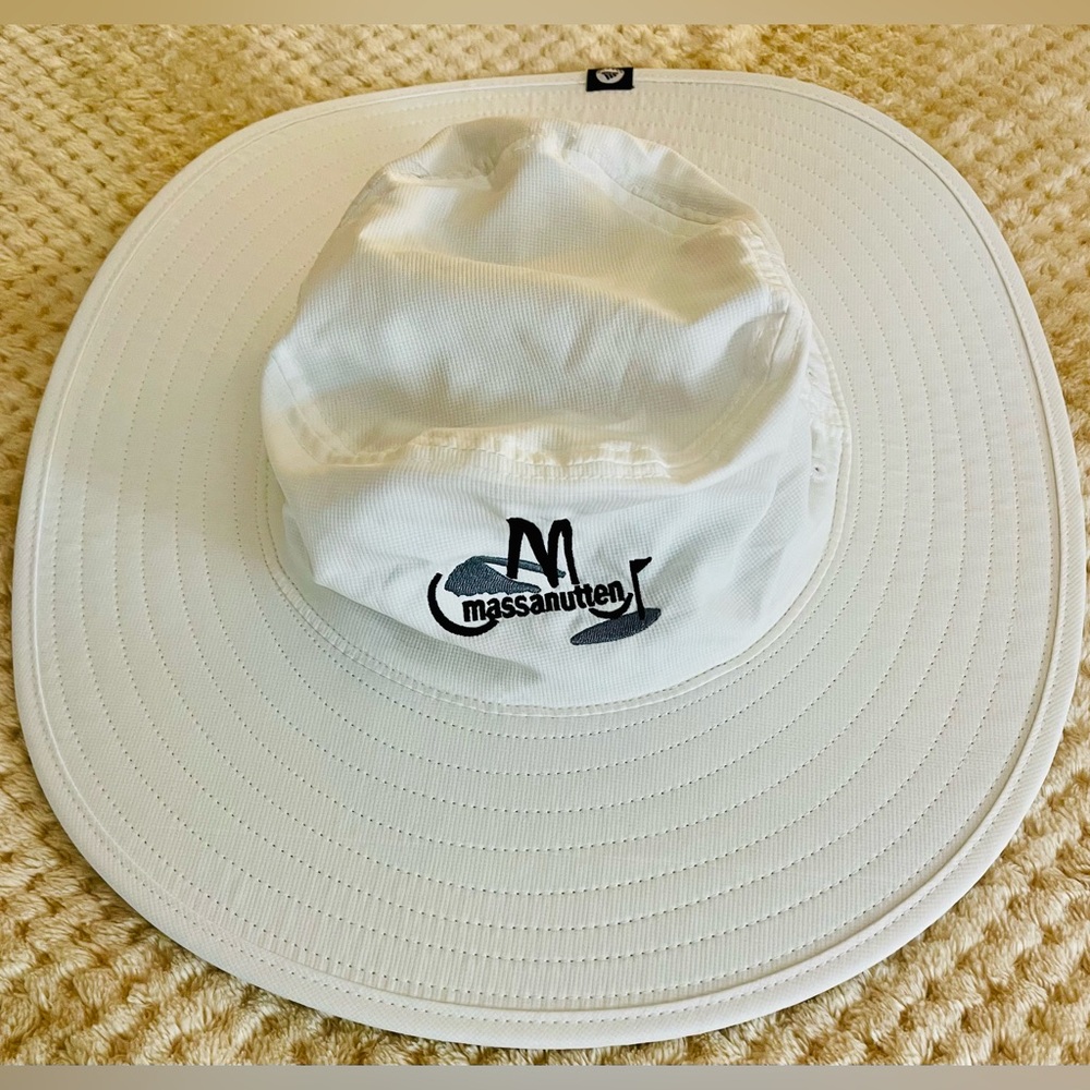 Men’s White Adidas Wide Brim Golf Bucket Hat NWOT